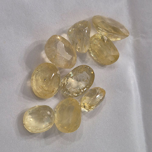 Yellow Sapphire/Pukhraj (Ceylonese) - Medium 3 Quality